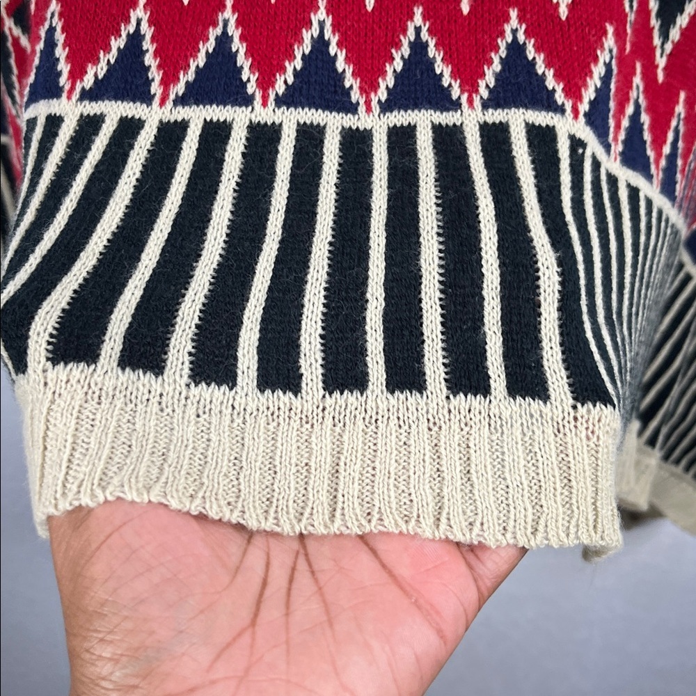 A Knitch Above Women’s Aztec Pattern Cardigan Southwestern Sz M Geo Knit Pattern - Picture 8 of 8